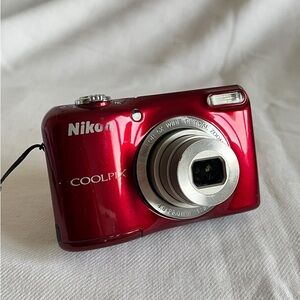 Nikon Coolpix L27 Digital Camera